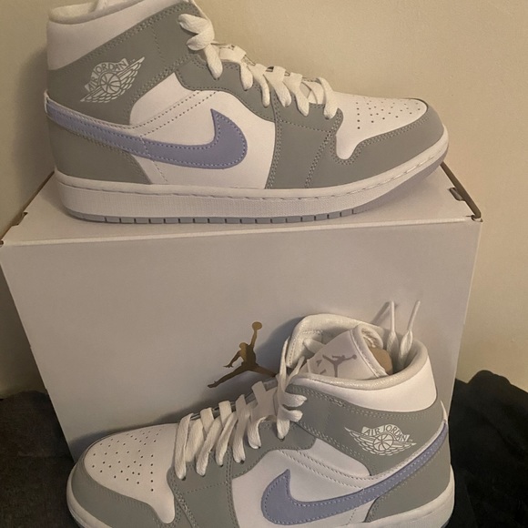 Jordan 1 Mid “wolf grey”!!! Brand New In box!! - Picture 1 of 4